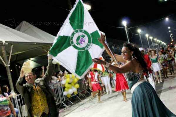 A Unidos da Vila Alemã trouxe o tema "No Tempo de Deus"para a Passarela do Samba