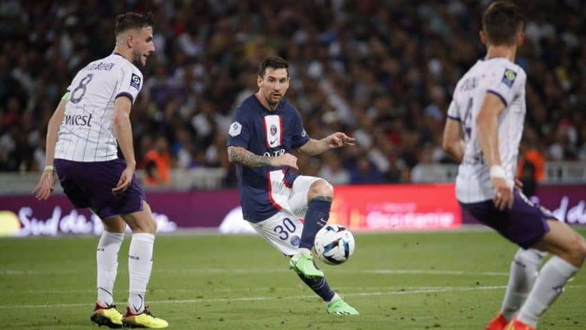 Messi é o atleta mais bem pago do mundo Neymar aparece em 4º do