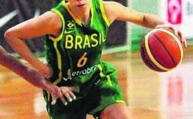 Tássia já passou pela seleção brasileira e tem como objetivo retornar ao time nacional