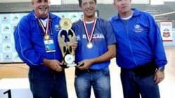 Danilas Ferreira (à esquerda) integra a equipe de ciclismo de Rio Claro nos Jogos Regionais, que serão disputados em Itatiba