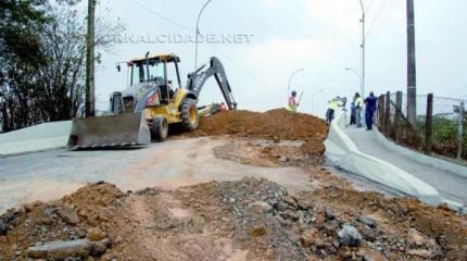 TRÂNSITO IMPEDIDO: obras, que se iniciaram na última segunda-feira (25), devem prosseguir até o dia 5 de setembro