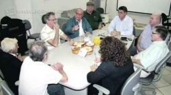 Na tarde dessa sexta-feira (15), ex-diretores e ex-colaboradores do JC foram recebidos em um Café Especial