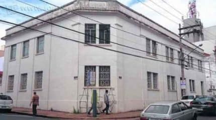 Prédio da antiga Cesp, localizado no cruzamento da Rua 4 com a Avenida 4, centro de Rio Claro