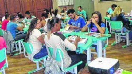 Alunos da EJA II participaram de uma oficina que visou debater as situações e condições que levam ao uso de drogas