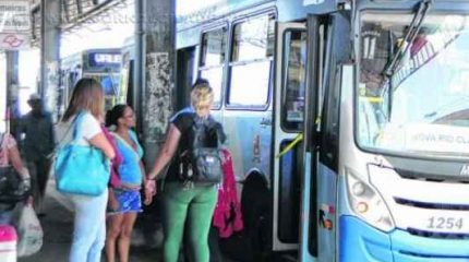 Com taxa a R$ 2,90, usuários reclamam pela passagem que, comumente, se converte em R$ 3