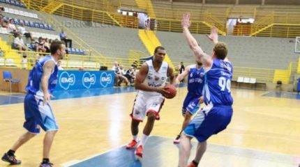 RC Basquete realizou três jogos-treino nesta pré-temporada (Foto: Angelo Pedigone/Comércio da Franca)