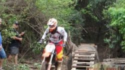 Os pilotos estão prontos para manobras radicais na 9ª Etapa da Copa SP de Enduro em Ipeúna.