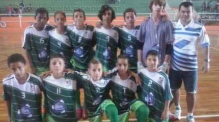 Time da categoria Sub 13 do Futsal de Cordeirópolis, bicampeão na Liga Regional Ferreirense. (Foto: Divulgação)