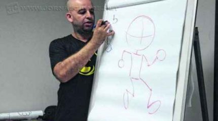 O professor e desenhista Everaldo Prates, o Corvo