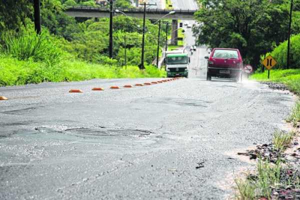 Circulação de veículos pesados motiva reclamações na região do Bonsucesso. Prefeitura alerta para as restrições ao tráfego