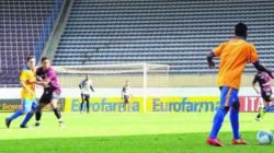 Jogo-treino aconteceu na Arena Fonte Luminosa e o técnico Buião aproveitou para colocar vários jogadores em campo