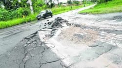 No cruzamento da Avenida M-37 com Rua 14, Parque São Jorge, há uma deformidade no asfalto que ameaça a segurança no intenso trânsito da região