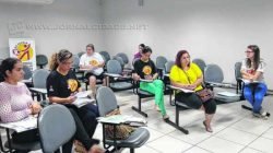 Encontro contou com a participação da jornalista Carla Hummel, além do professor e coordenador do curso Jaime Leitão