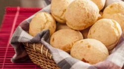 O pão de queijo é receita tipicamente brasileira que combina perfeitamente com qualquer lanche da tarde (Imagem: divulgação)