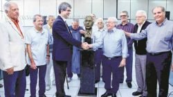 Na foto, diretores da Fundação Ulysses Guimarães inauguram sede do órgão dentro do Núcleo Administrativo Municipal