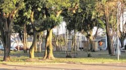 Praça fica situada em frente à tradicional Paróquia de Sant’Ana