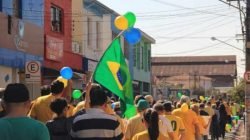 Manifestantes se reuniram na região central de Rio Claro na manhã deste domingo (31_