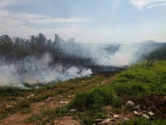 Incêndio atinge grande área do Cervezão nesta sexta-feira (15)