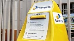 Rio Claro conta com agências dos Correios distribuídas no Centro (duas), Vila Aparecida, Parque das Indústrias, Santana, e distritos de Ferraz, Ajapi, Assistência e Batovi