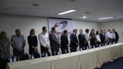 No registro fotográfico, o secretariado que tomará posse junto com o prefeito Juninho da Padaria (DEM) e autoridades em janeiro/2017