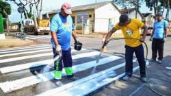 Faixas de pedestre darão mais segurança para pais e alunos da nova creche municipal no bairro Santana.