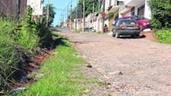 A Rua 19 com a Avenida 68, no Recanto Paraíso, é o trecho que apresenta pior situação. Além da situação do piso, até mesmo rede de água está exposta por falta de asfalto