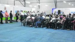 Autoridades e população participaram da inauguração; quadro de funcionários recepcionou a todos