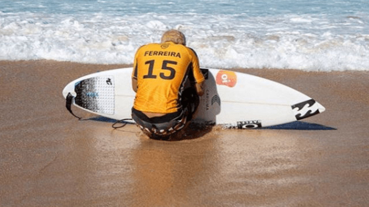 Gabriel Medina conquista título do Circuito Mundial de Surfe