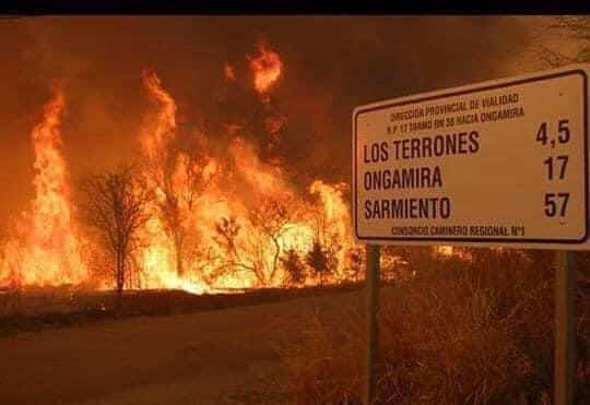 Fortes incêndios na Argentina provocam retiradas e ameaçam casas ...
