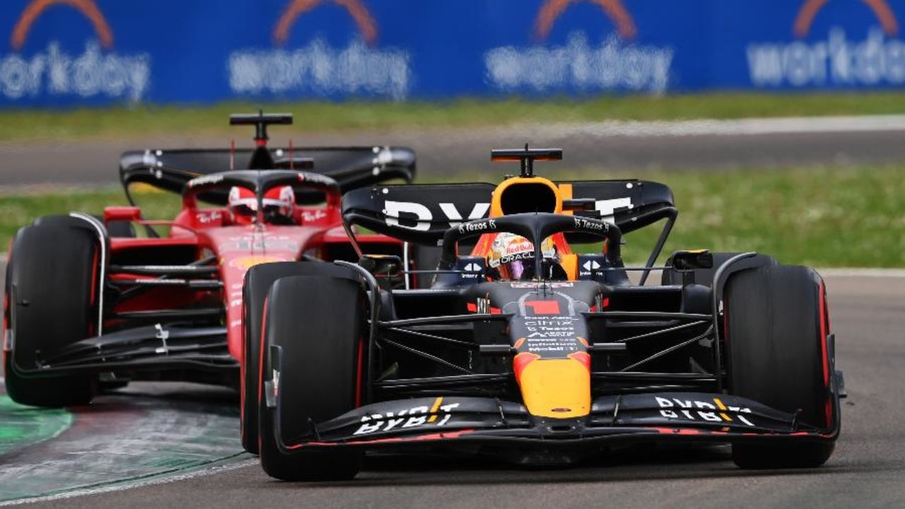 Max Verstappen bate Leclerc e vence corrida sprint em Imola