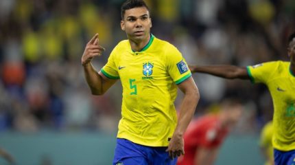 Com gol de Casemiro, Brasil vence Suíça e garante vaga nas oitavas da Copa  2022 - Jornal Opção