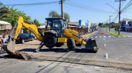 Obras na Rua 14 interditam trânsito