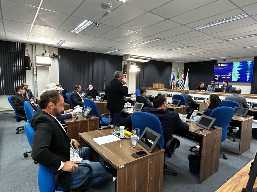 O vereador Sivaldo Faísca (PL) levantou o assunto defendendo os envolvidos nos ataques contra os Poderes em Brasília